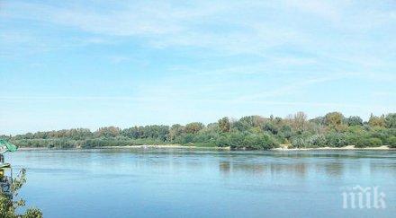 укрепват коритото река яденица