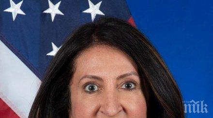 първо пик новата посланичка сащ кацна софия посрещнаха хляб сол снимки