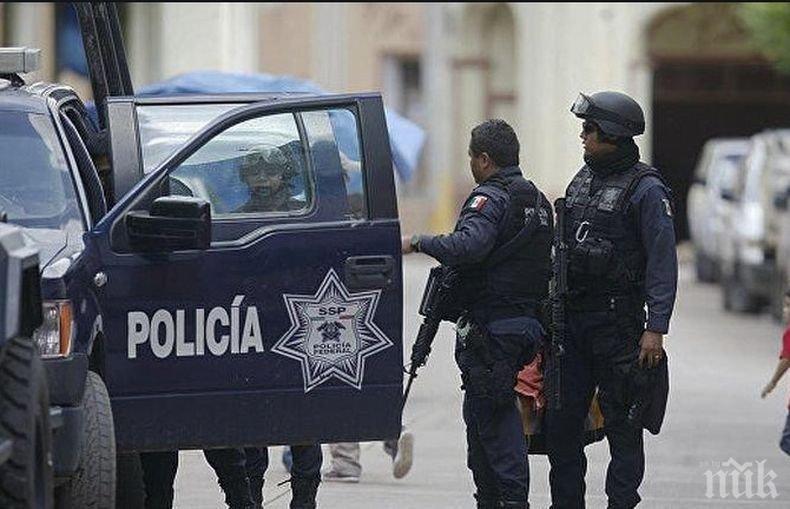 В Мексико въоръжени извършиха серия от нападения срещу полицейски служители