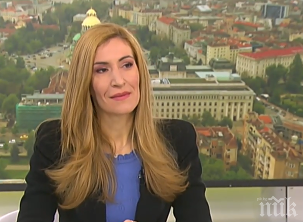 Ангелкова успокоява: Няма данни за още фалити на туроператори