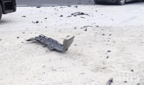 Товарен автомобил помля стадо кози