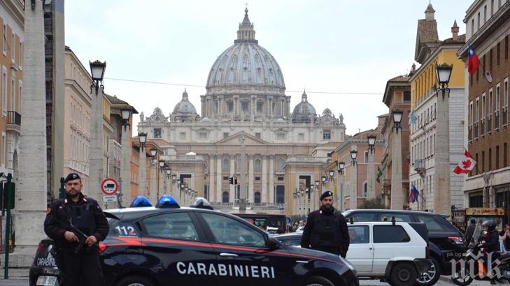 Оставки във Ватикана след финансовия скандал
