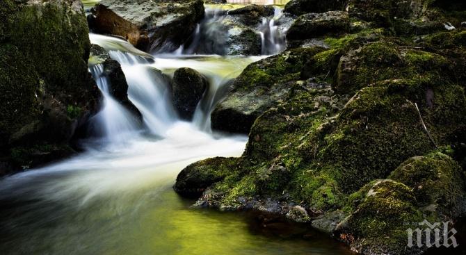 Спасители откриха изгубено семейство в Каньона на водопадите край Смолян