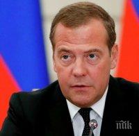 Медведев преди визитата си в Белград: Няма да допуснем преначертаване на картата на Балканите