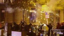 Над 200 пострадали при поредните сблъсъци между протестиращи и полиция в Каталуния