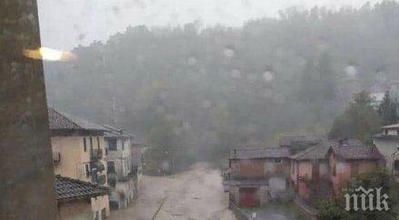 потоп северна италия евакуира десетки