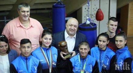 министър кралев откри ремонтираното спортно училище русе обеща зали бокс щанги снимки