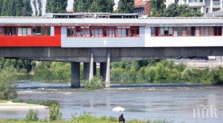 банка взе пешеходния мост пловдив заради дълг
