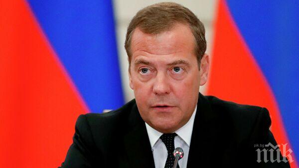 Медведев преди визитата си в Белград: Няма да допуснем преначертаване на картата на Балканите