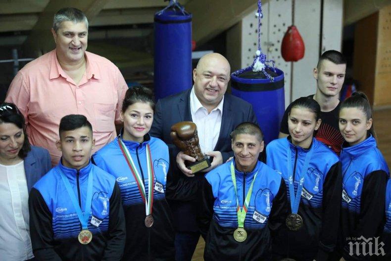 Министър Кралев откри ремонтираното спортно училище в Русе и обеща нови зали за бокс и щанги (СНИМКИ)