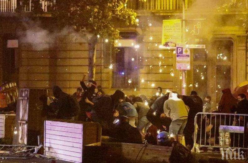 Над 200 пострадали при поредните сблъсъци между протестиращи и полиция в Каталуния