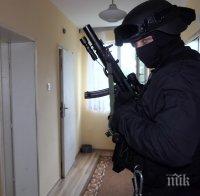 МВР В АКЦИЯ: Спецполицаи нахлуха в циганските махали на Царево и Ахтопол