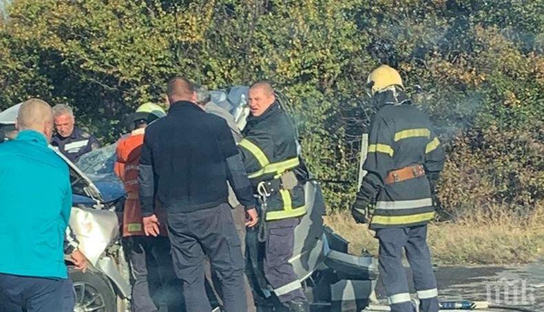 УЖАС НА ПЪТЯ: Зверско верижно меле на магистрала Тракия отне живота на жена (СНИМКИ)