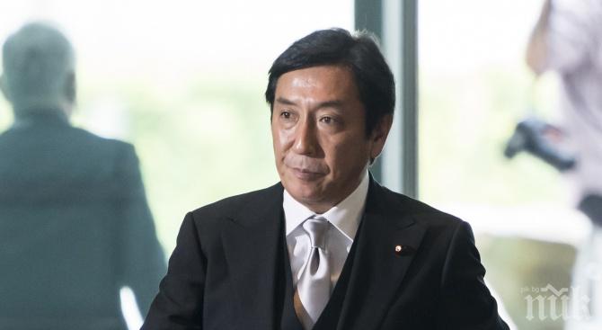 КОД НА ЧЕСТТА: Пъпеши изядоха главата на японски министър