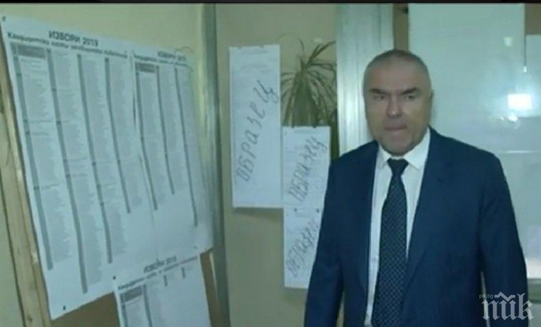 ПЪРВО В ПИК: Марешки гласува във Варна (СНИМКИ)