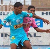 Трагедия! Инфаркт погуби 18-годишен футболист по време на мач (видео)