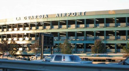 осем души пострадаха аварийно кацането самолет йорк