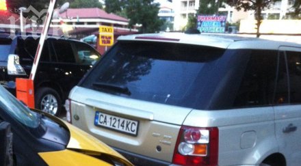 пик кръвожадни мутри маски блъскат наред кола джип слънчев бряг турист косъм смъртта видео