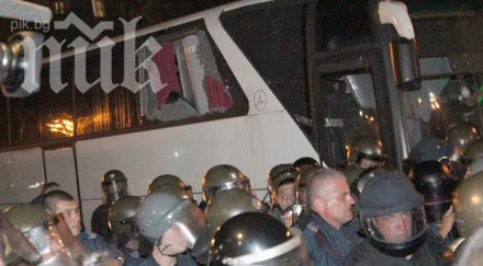 десет пострадали протестите