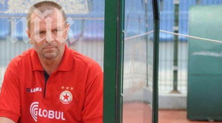 стойчо пробва двама младоци цска