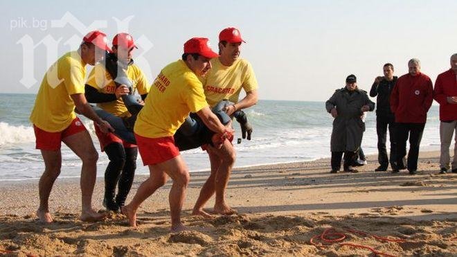 Чужденци напират за спасители у нас
