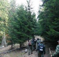 Военнослужещи и хеликоптер втори ден гасят големия горски пожар в Рила (СНИМКИ)