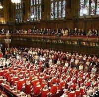 И Камарата на лордовете одобри искането за предсрочни избори през декември