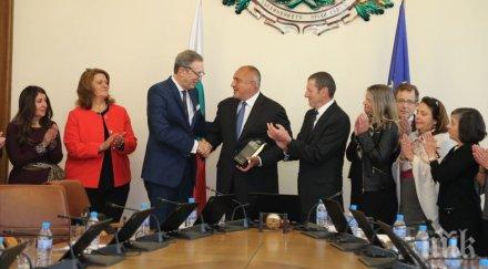 първо пик пореден голям успех борисов първият чуждестранен лидер отличен специалната награда факла свободата американска фондация