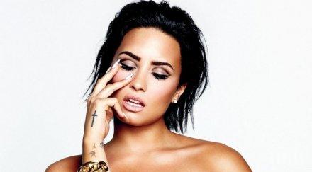 без задръжки деми ловато пусна гола без фотошоп снимка