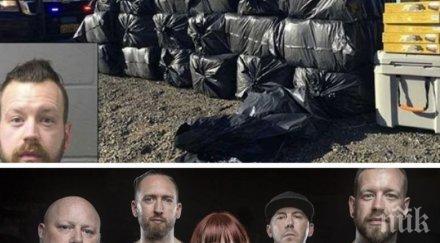 затвора барабанистът групата walls jericho спрян пътно нарушение откриха ченгетата камиона