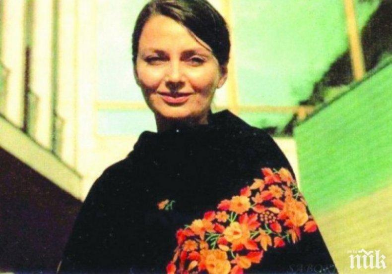 СЛЕД 19 ГОДИНИ: Родната улица на Невена Коканова в Дупница още е със старата табела вместо с нейното име