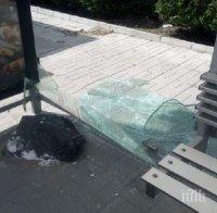 ИЗВЪНРЕДНО: Ужас на автобусна спирка във Варна! Млад шофьор помете трима