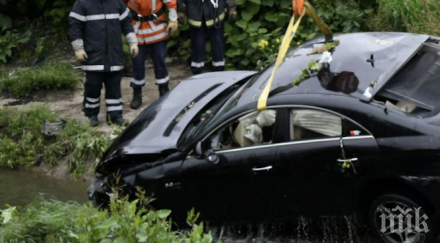 джигит хвърли колата река лева