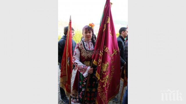 Учителка събира дарения за наши изселници в Румъния