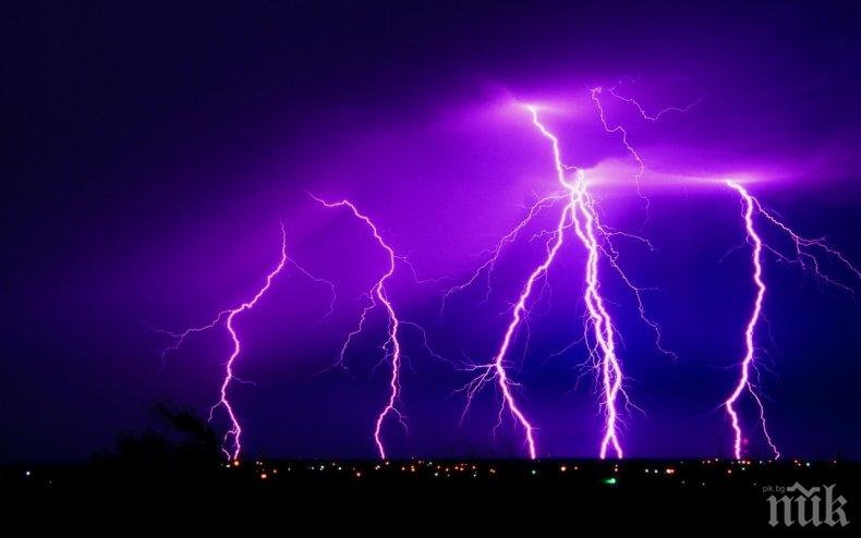 Регистираха най-дългата мълния в света