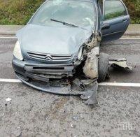 ИЗВЪНРЕДНО: Тежка катастрофа на изхода на Созопол! Трима са ранени (СНИМКИ)