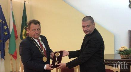 кметът етрополе положи клетва областния управител илиан тодоров