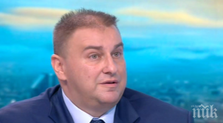 емил радев журналистите другите медийни участници изложени риск множество атаки заплахи натиск