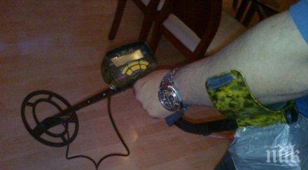 тикнаха ареста двама металотърсачи