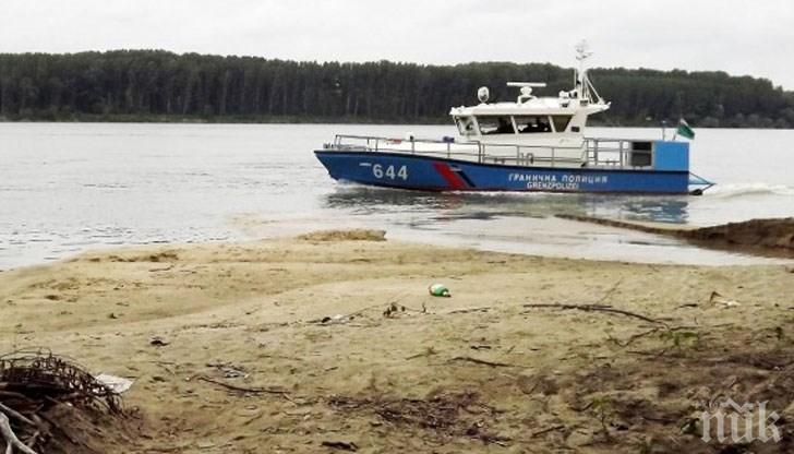 Десетки кораби са блокирани край Свищов заради нивото на Дунав