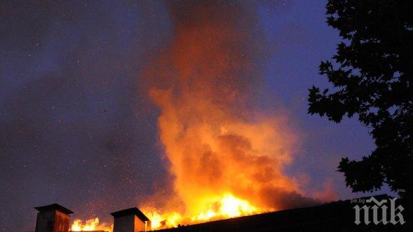 21 пожарникари гасиха нов пожар над Чипровци