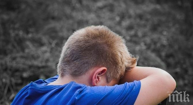 СТРАШЕН СКАНДАЛ: Лелка в детска градина наказа 5-годишен да мие тоалетните