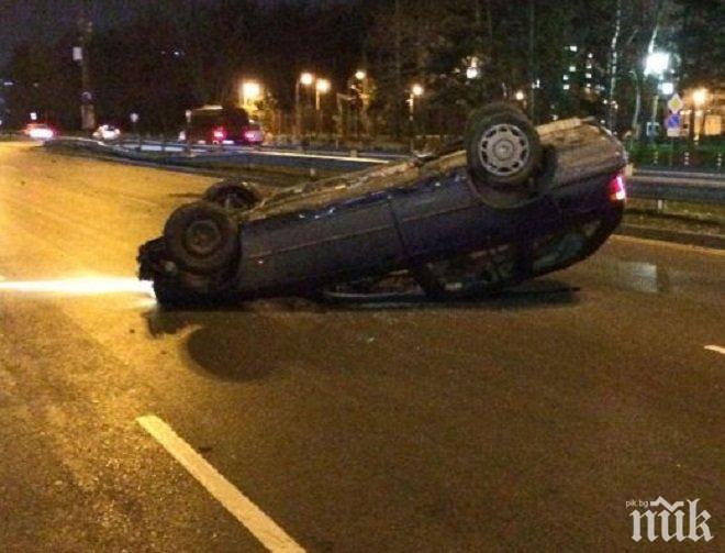 ОТ ПОСЛЕДНИТЕ МИНУТИ: Кола се обърна по таван в Габрово