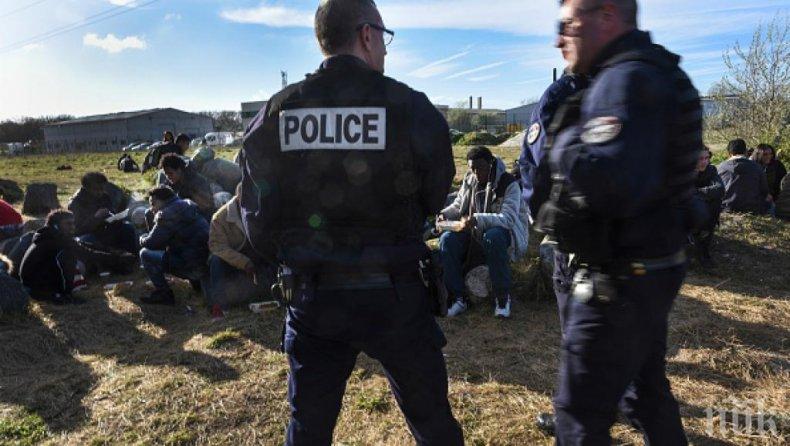 Камионът, в който гръцката полиция откри 41 мигранти, е с българска регистрация