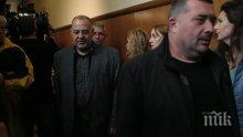 Водят новия кмет на Несебър под конвой да положи клетва