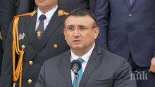 Младен Маринов се пребори за полицаите - ето с колко скачат заплатите им и нощния труд