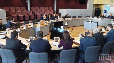 мария габриел посрещна кметове брюксел