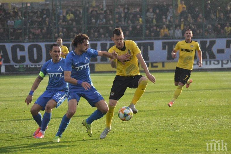 Ботев Пловдив удари болезнено Левски и се върна в играта