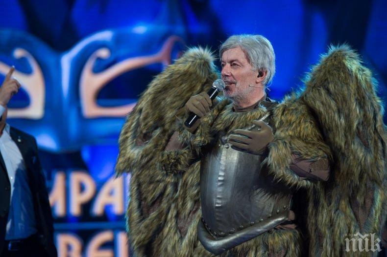 Вальо Михов разплака майка си 