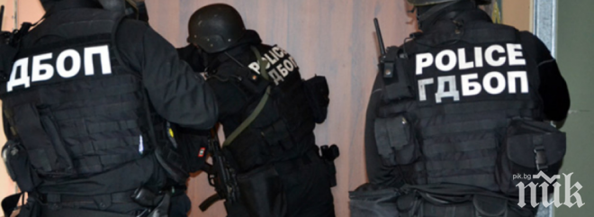 УДАР! ГДБОП разби група за наркотици в София, осем души са арестувани